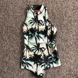 Billabong women’s wetsuit